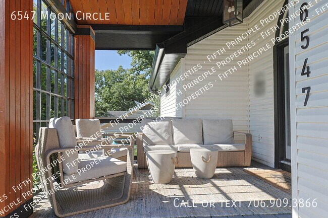 Building Photo - 6547 Moon Cir
