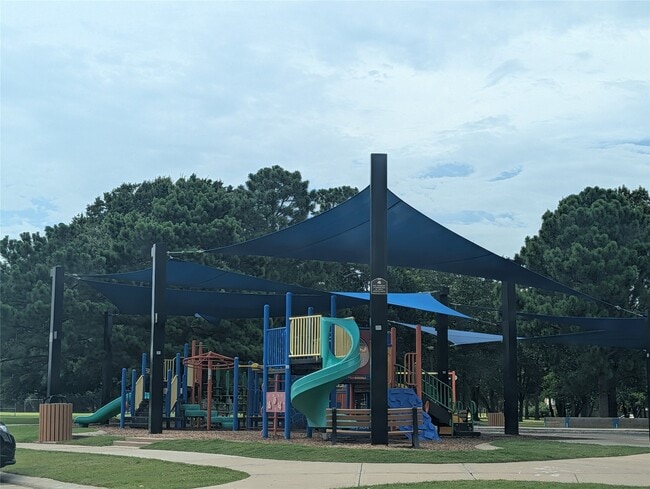 Building Photo - 14915 Bronze Finch Dr