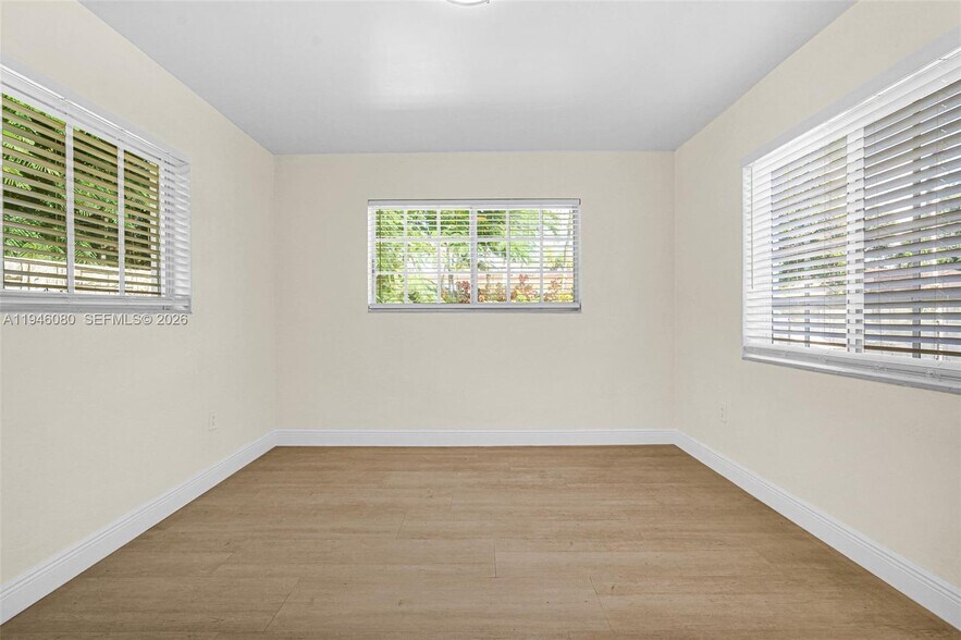 Building Photo - 5781 SW 25th St