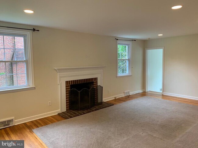 Building Photo - 1524 Knox Rd