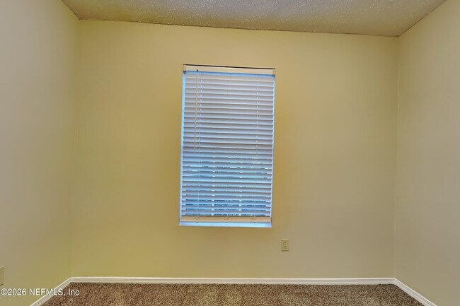 Building Photo - 11332 Island Shore Dr W