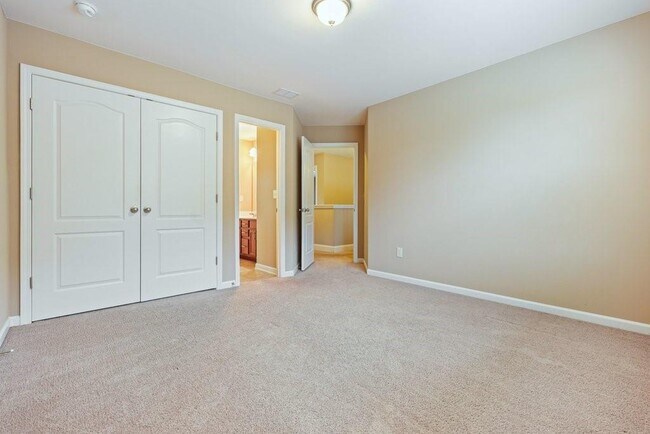 Building Photo - 1010 Chelsey Way