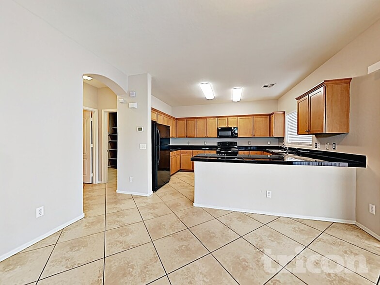 Building Photo - 25768 W Victory St