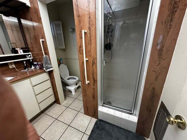 Building Photo - 2504 Alma Ave