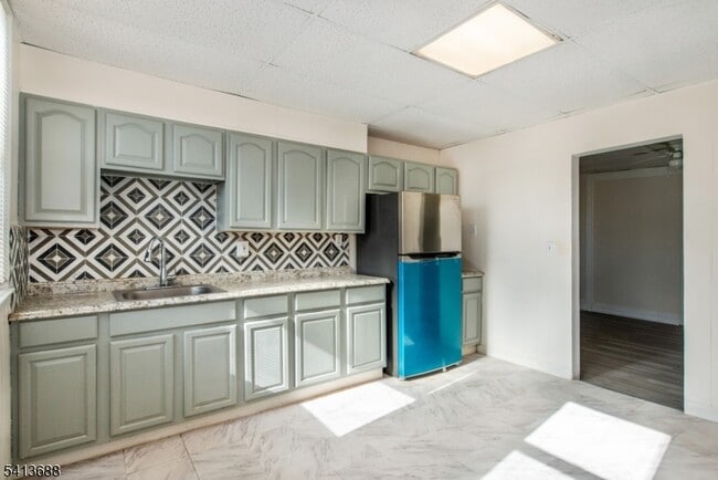 Building Photo - 226 Franklin Ave