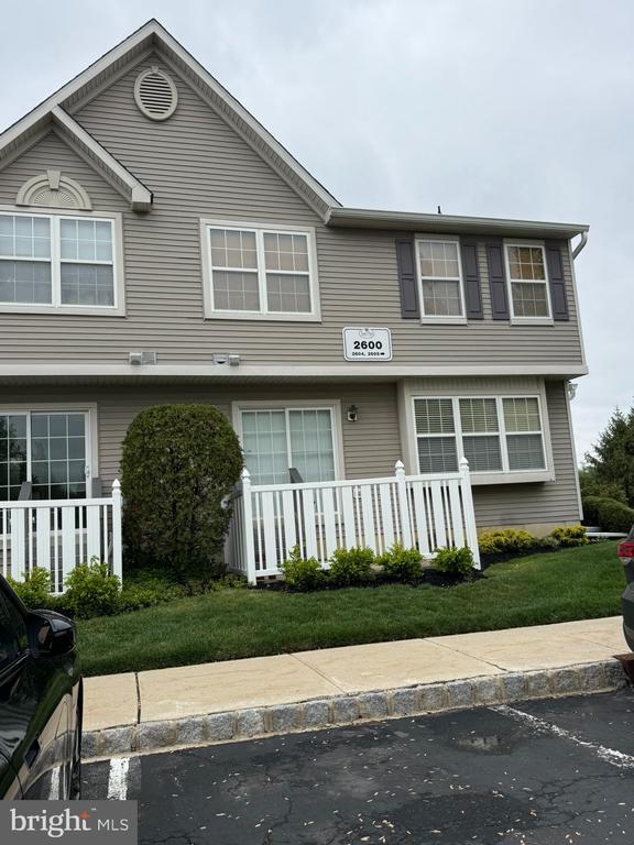 Building Photo - 2605 Gramercy Way