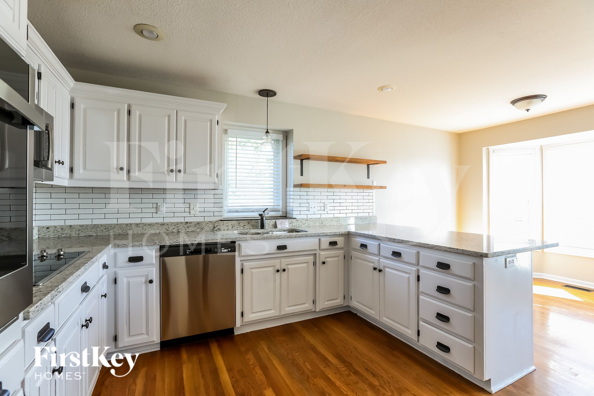 Building Photo - 819 Trailway Dr