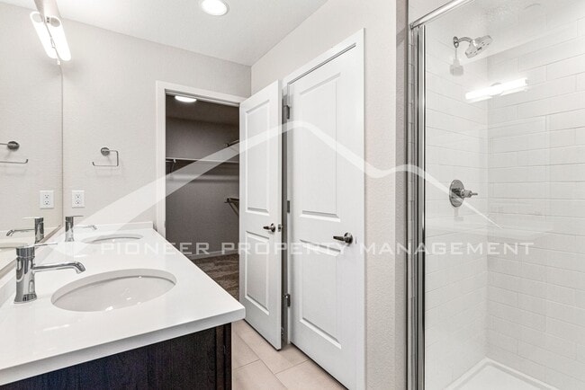 Building Photo - Beautiful Home with 2 Car Garage and Central A/C