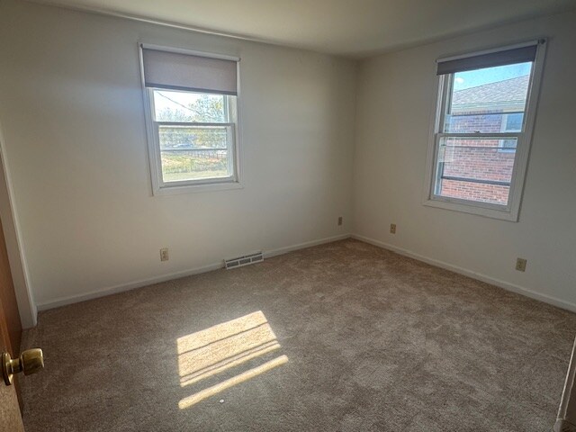 Building Photo - 654-654 W Main St