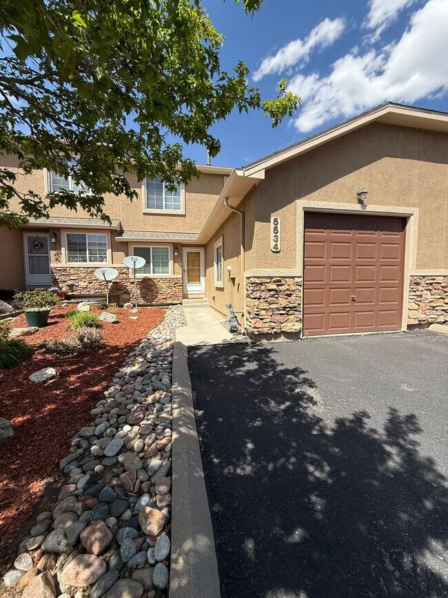 Building Photo - 5534 Timeless View