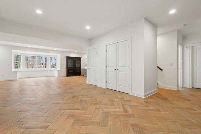 Building Photo - 57 Overbrook Dr