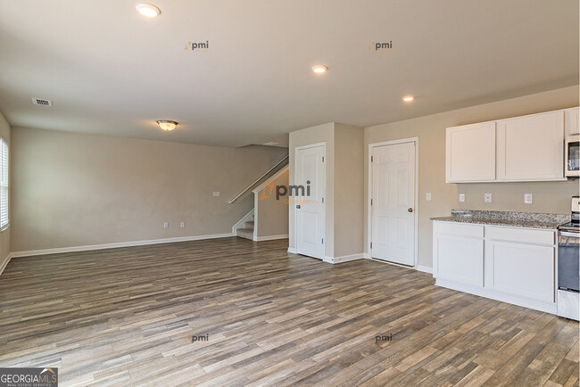 Building Photo - 1710 Hannah Ct
