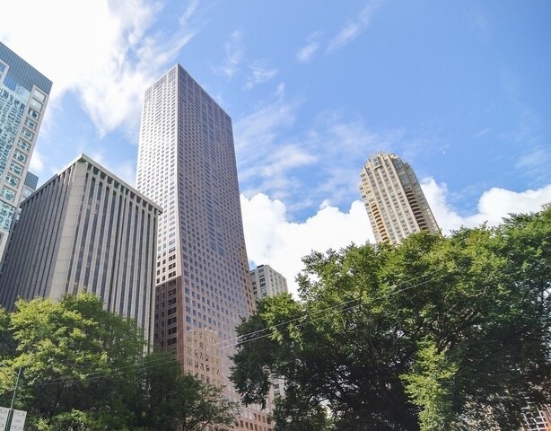 Primary Photo - 161 E Chicago Ave