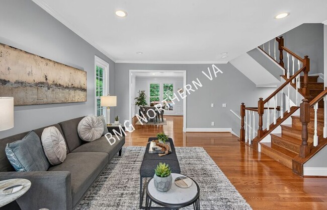 Building Photo - 43790 Laburnum Square