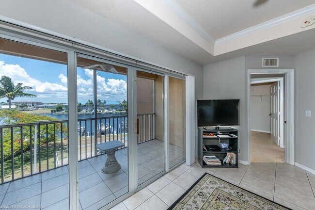 Building Photo - FURNISHED WATERFRONT CONDO IN PUNTA GORDA ISLES
