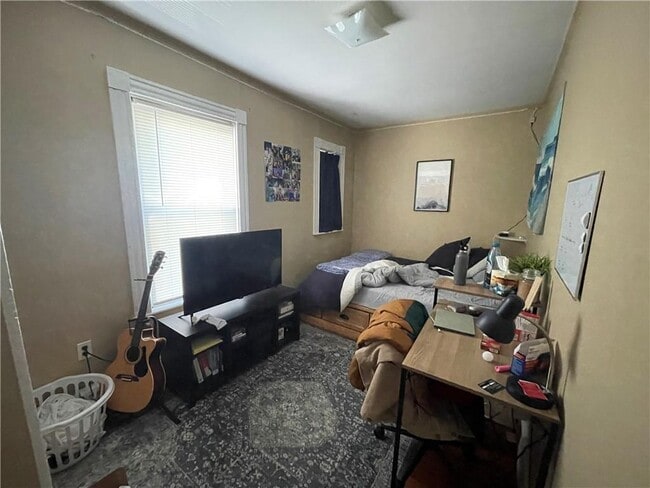 Building Photo - 46 William St