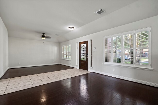 Building Photo - 2123 Enchanted Park Ln