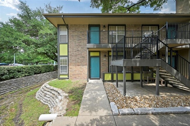Building Photo - 7685 Northcross Dr