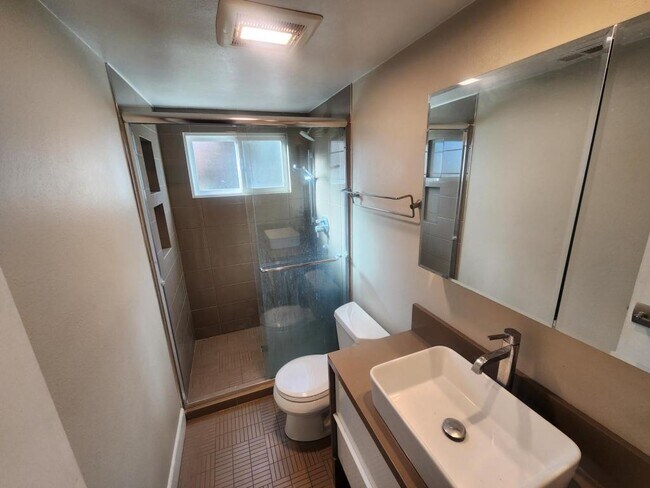 Building Photo - 9345 Golondrina Dr