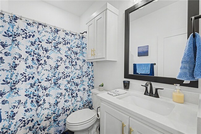 Building Photo - 20 Kentallen Ln