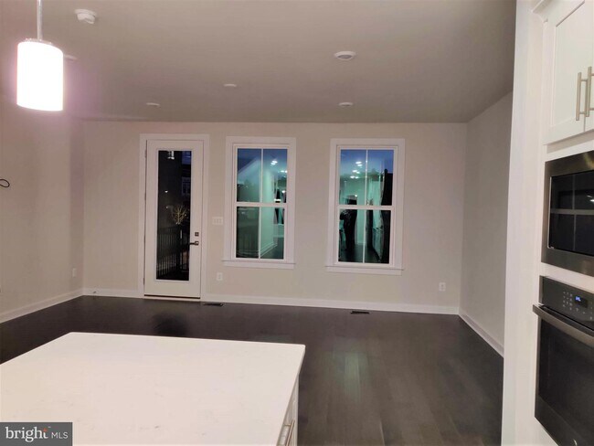 Building Photo - 13242 Woodland Pond Pl