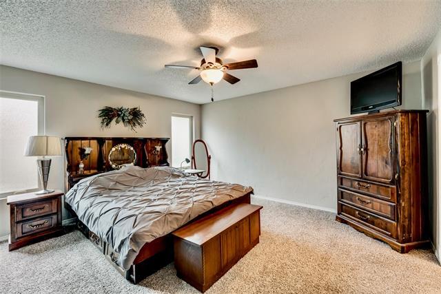 Building Photo - 425 Country View Ln