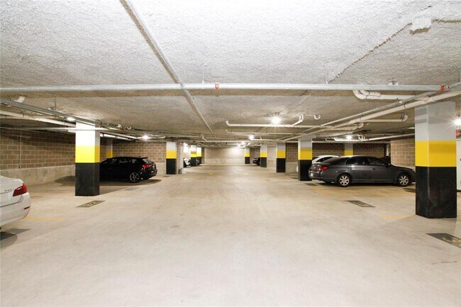 Building Photo - 4820 Caroline St