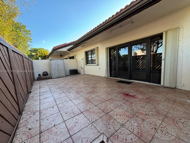 Building Photo - 9211 SW 123rd Ave Ct