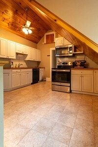 Building Photo - 132 B Cedar St