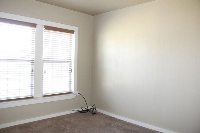 Building Photo - 1500 Tucson Rd