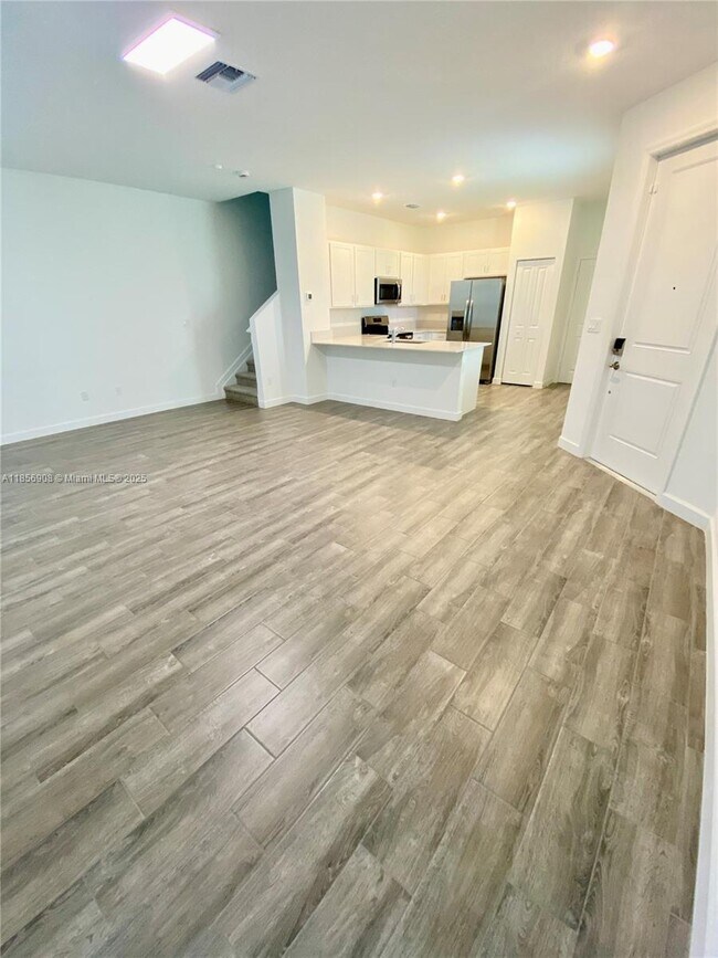 Building Photo - 4163 Lagoon Shore Dr