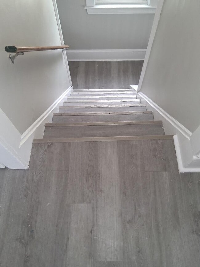 Building Photo - 1337 E 84th St