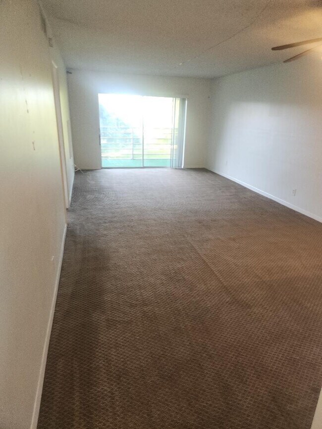 Building Photo - 613 Margate Ct