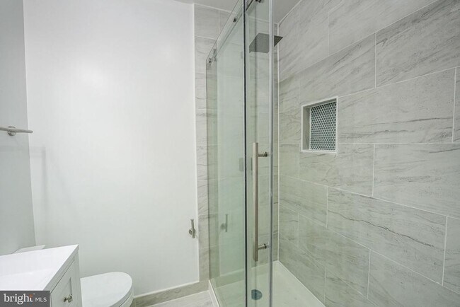 Building Photo - 8665 Center Rd