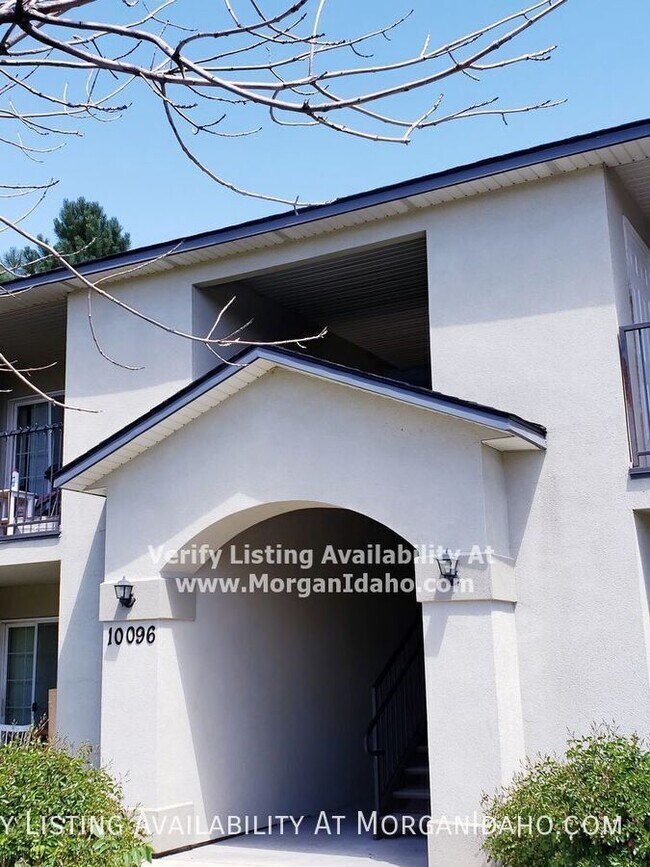 Building Photo - 10096 W Garverdale Ln