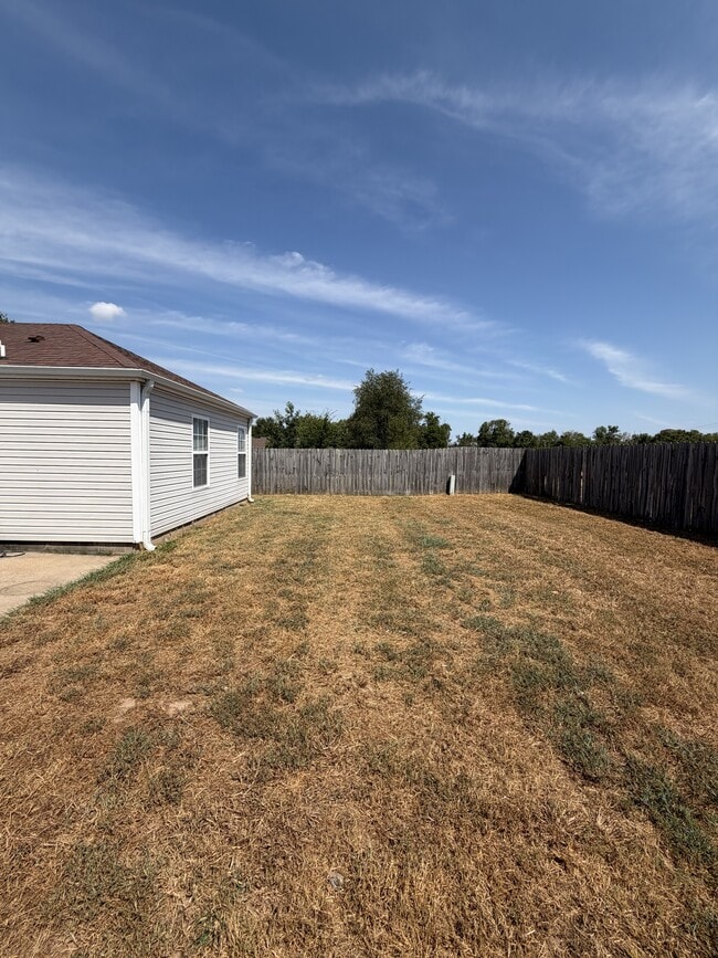 Building Photo - 340 Grant Springs Dr