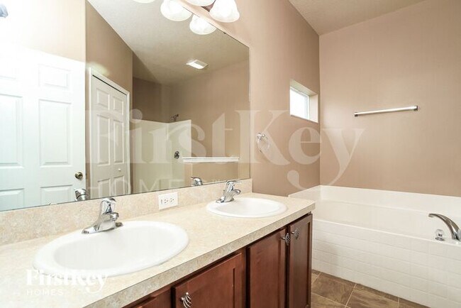 Building Photo - 5658 Forest Ridge Dr