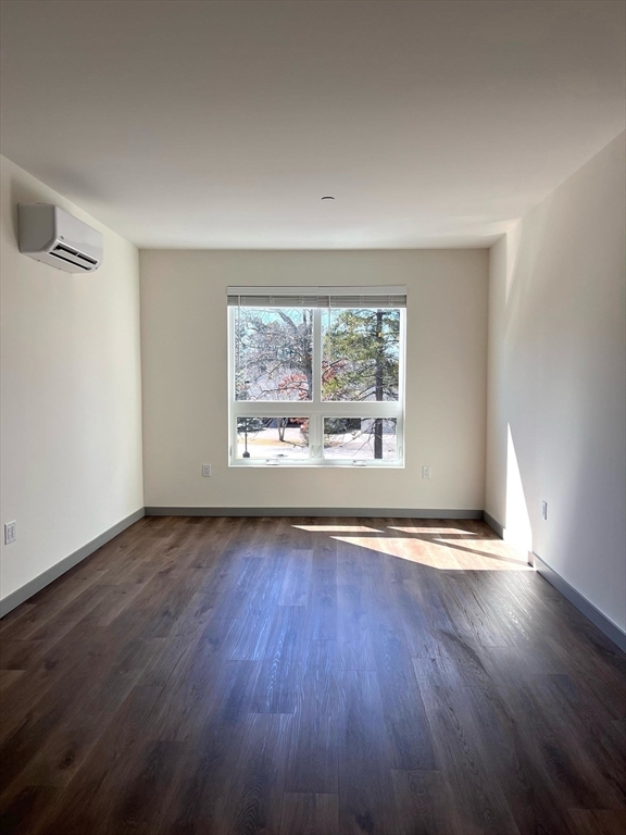 Building Photo - 203 Lowell St
