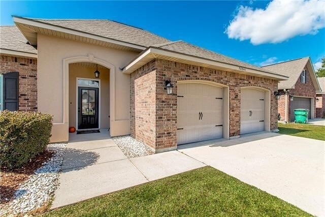 Primary Photo - 70341 Chambly Ct