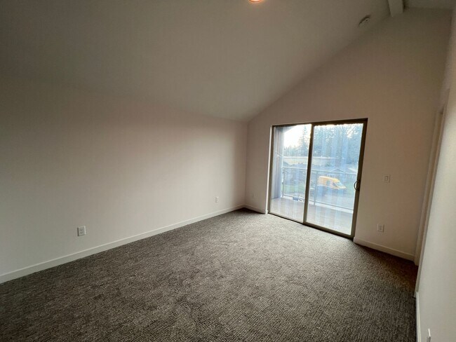 Building Photo - 30515 SW Magnolia Ave