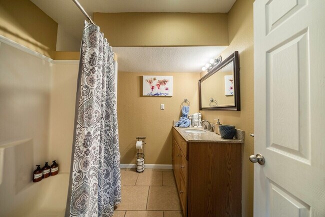 Building Photo - 1131 S 8th St