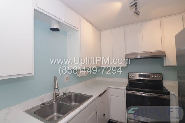 Building Photo - 12582 Caminito De La Gallarda