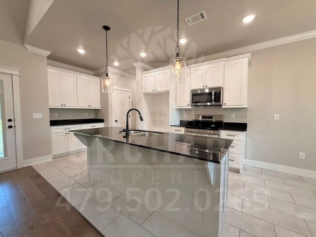 Building Photo - Bella Vista Single-Family Home- 3 Bed/ 2 Bath- Well-Designed Fernley Plan