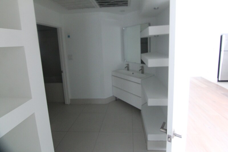 Building Photo - 884 Palm Ave