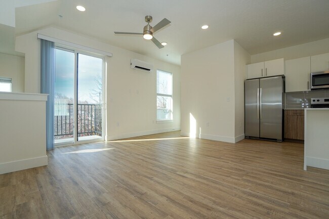 Building Photo - 4625 N Iota Ln