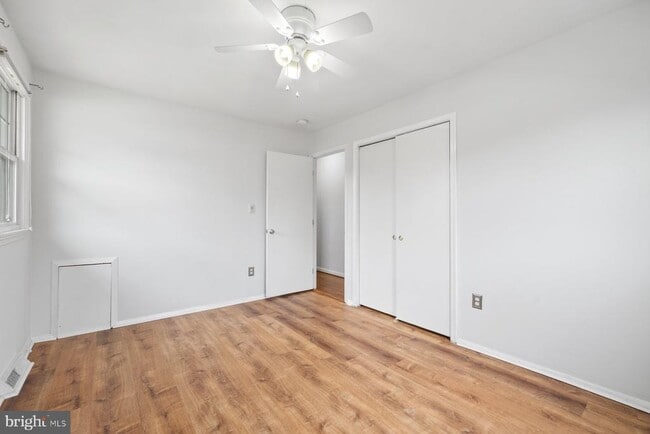 Building Photo - 1302 Squire Ln