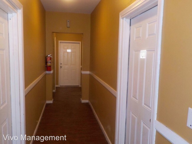 Building Photo - 398-400 S 15th St