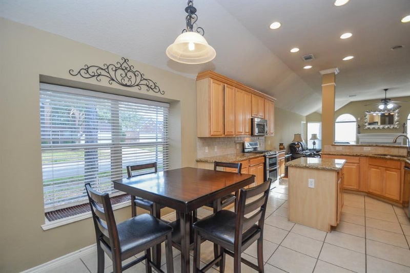 Building Photo - 4914 Surrey Park Cir