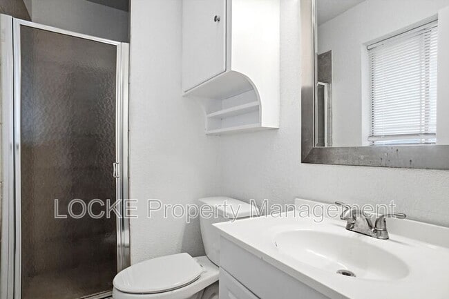 Building Photo - 924 Wisteria Way