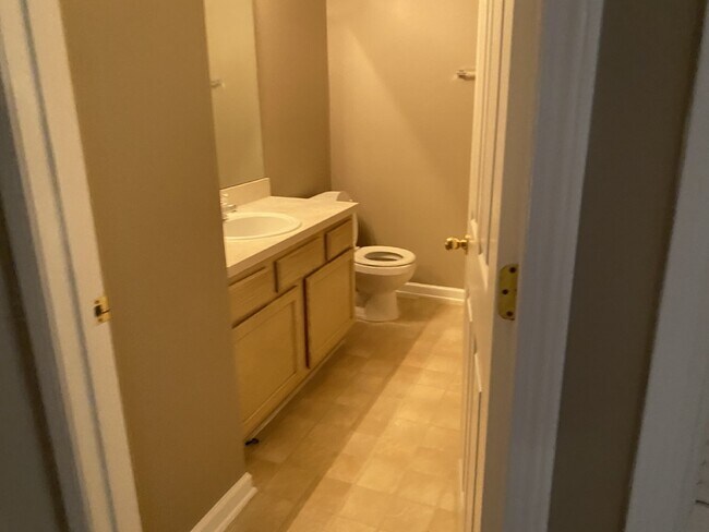 Building Photo - FOR RENT:  3BR 2BA 2ND FLOOR CONDO IN THE ...